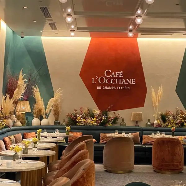 Contaminazioni di Lusso: Come Caffè e Retail Creano Esperienze di Shopping Indimenticabili